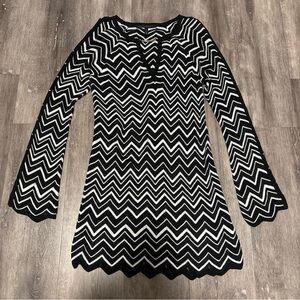 WHBM Womens Long Sleeve Chevon Stitch Tunic Dress MSRP $98 Exposed Arm Gaps